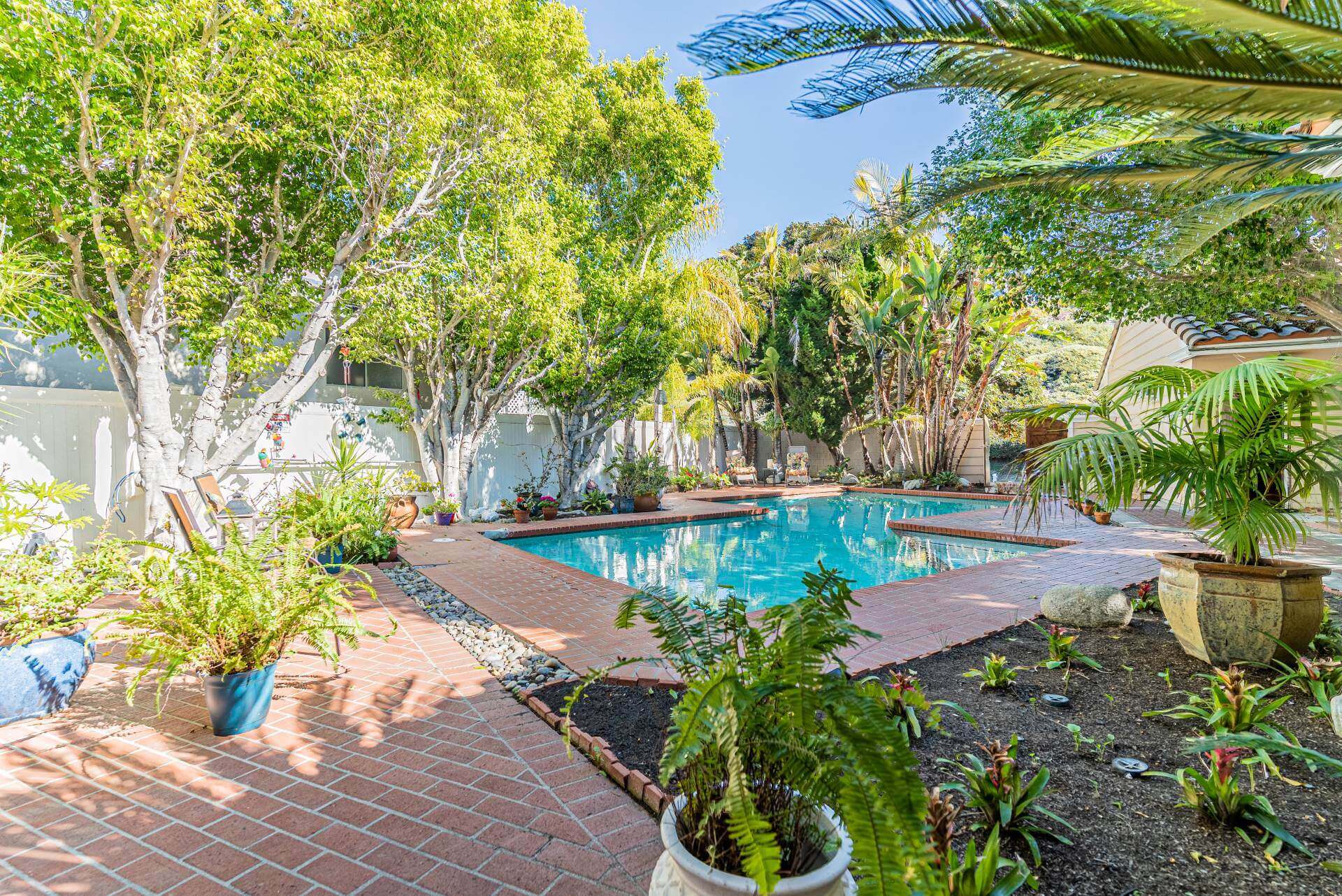 outdoor pool area at addiction rehabilitation clinic